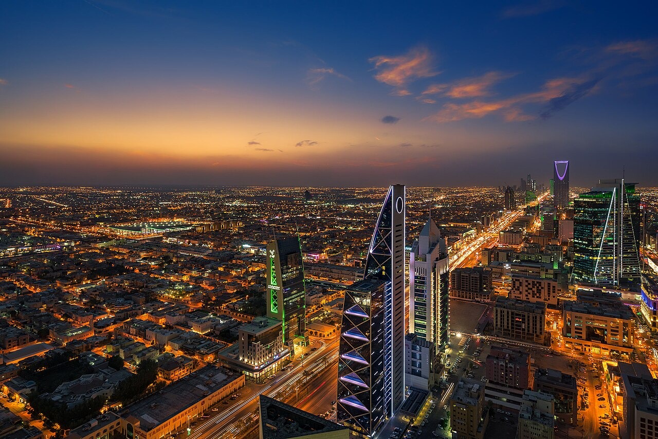 مدينة الرياض التي تشمل مناطق توصيل وايت مياه 6 طن